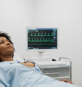 El electrocardiograma es una prueba cardiologica que realiza el Dr. Jack Vasquez en Panama.